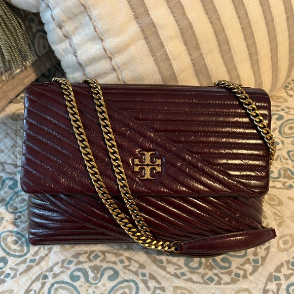 Tory Burch Handbags - Tory Burch Kira Chevron Fig